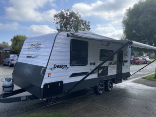 2020 design RV getaway family caravan