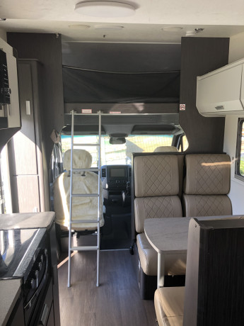 2018-mercedes-jayco-sprint-motorhome-big-2