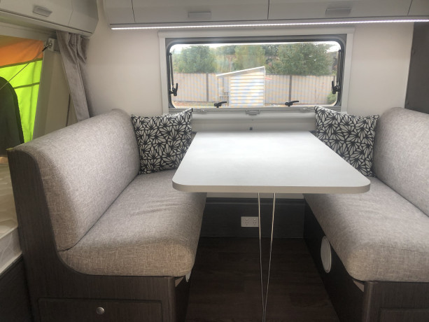 jayco-expanda-outback-1756-1-big-3