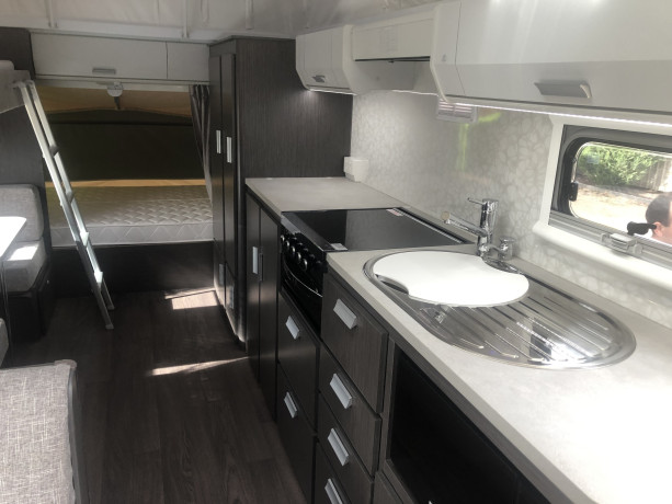 jayco-expanda-outback-1756-1-big-6