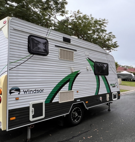 2014-windsor-rapid-452s-caravan-big-3
