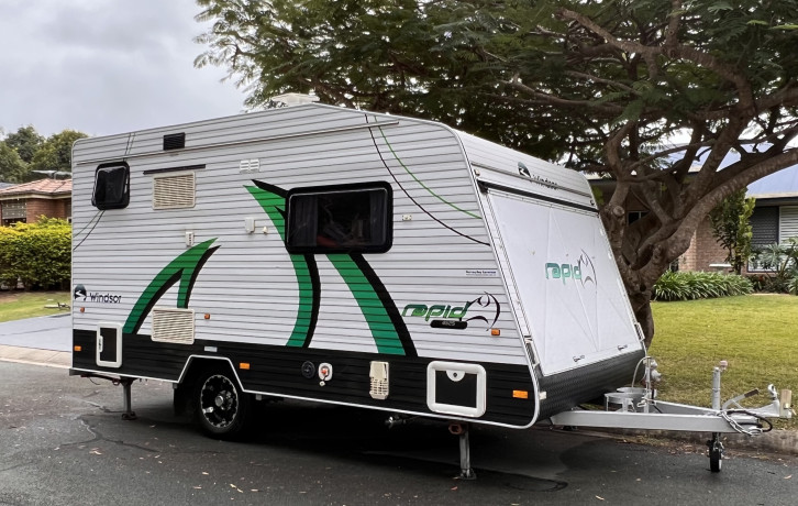 2014-windsor-rapid-452s-caravan-big-2