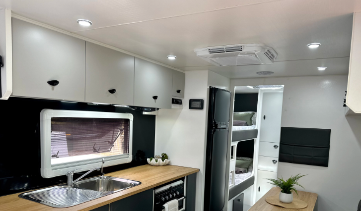 216ft-badger-rv-double-bunk-family-caravan-big-1