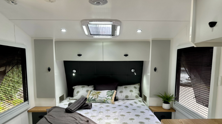 216ft-badger-rv-double-bunk-family-caravan-big-4