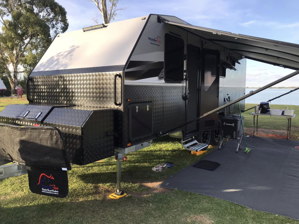 wonder-roo-216-family-caravan-in-our-silver-specs-big-0