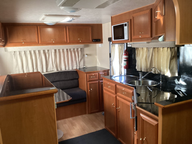 regent-cruiser-se-176-2008-tandem-highway-van-big-3