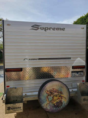 2016-supreme-classic-limited-edition-caravan-big-3