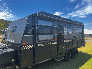 2022 Royal Flair Aussiemate 20'6 Superking Drop Bed, Twin Bunks