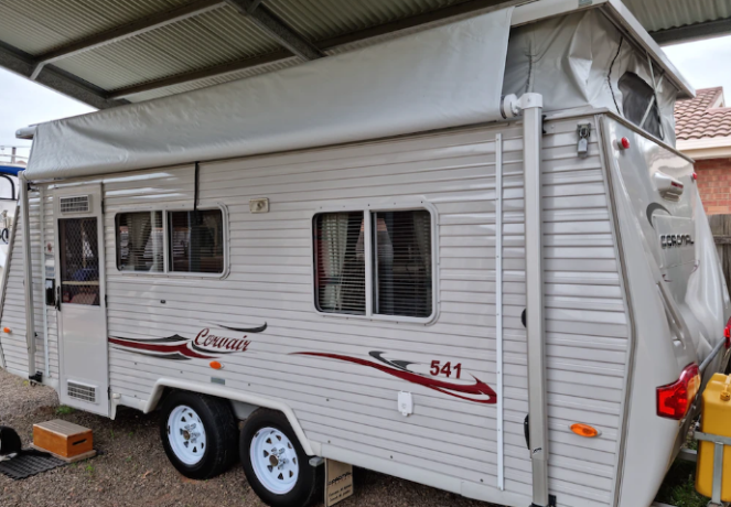 coromal-corvair-2007-18ft-c541-30th-anniversary-pop-top-big-4