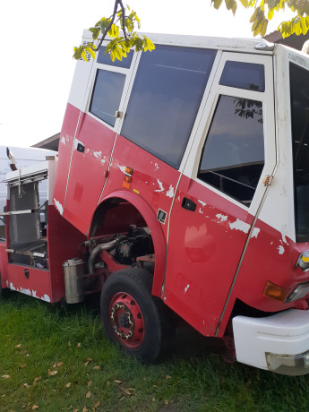 tow-truck-for-large-van-fifth-wheelers-toy-haulers-big-2