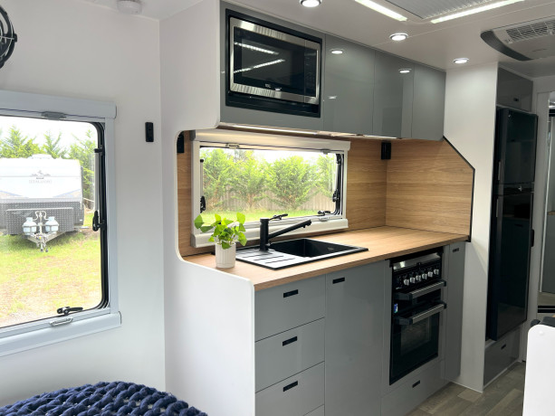 new-in-stock-2023-stallion-shire-huge-en-suite-21ft-full-off-road-caravan-big-3