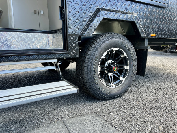 2024-essential-a-class-ranger-v10-caravan-174-1-axle-big-3