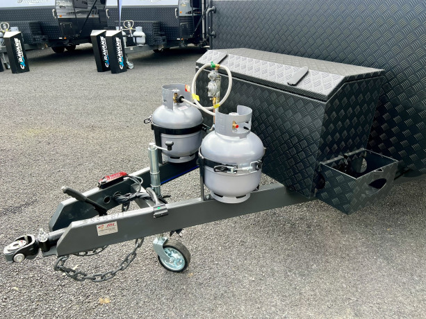 essential-outlander-f2-2b-caravan-21-2-axle-big-4