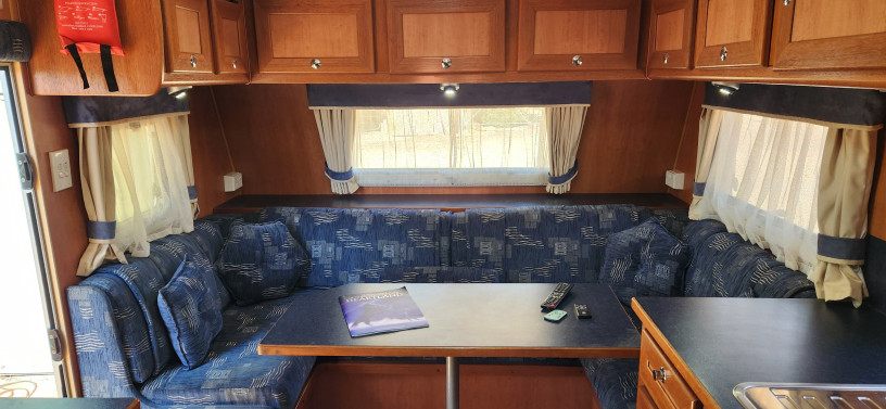 kedron-at5-full-off-road-caravan-big-1