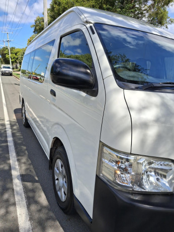 toyota-hiace-minibus-14-seater-big-0