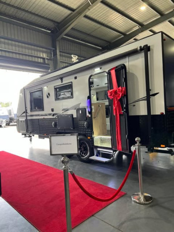 2023-supreme-2060-c-k1e2-t-executive-caravan-big-0