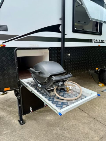 2023-supreme-2060-c-k1e2-t-executive-caravan-big-1
