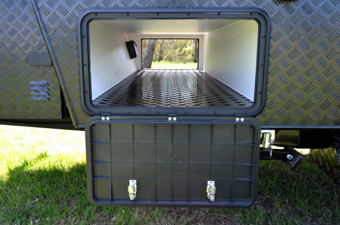 2025-salute-senator-off-road-caravan-rear-club-lounge-big-11