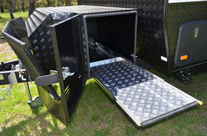 2025-salute-senator-off-road-caravan-rear-club-lounge-big-10
