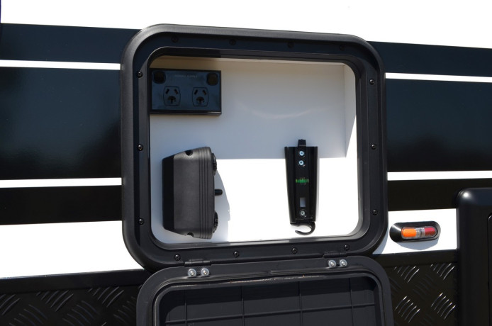 2025-salute-centurion-sl1-sl2-unlimited-off-road-caravan-big-12