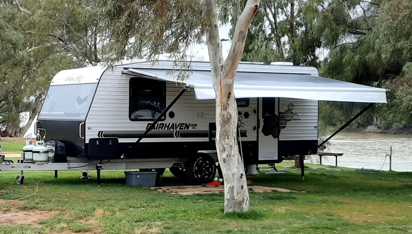 blue-sky-semi-off-road-206-fairhaven-2020-caravan-big-8