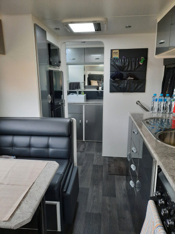 blue-sky-semi-off-road-206-fairhaven-2020-caravan-big-1