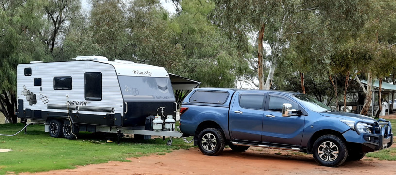 blue-sky-semi-off-road-206-fairhaven-2020-caravan-big-5