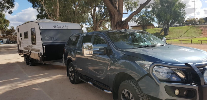 blue-sky-semi-off-road-206-fairhaven-2020-caravan-big-7