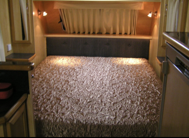 18foot-2-berth-first-fleet-bluestone-caravan-2007-big-5