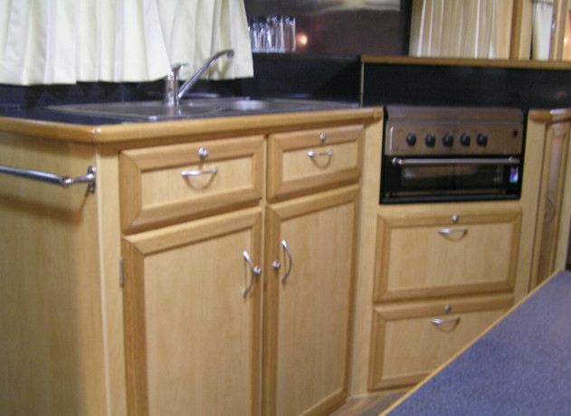 18foot-2-berth-first-fleet-bluestone-caravan-2007-big-1