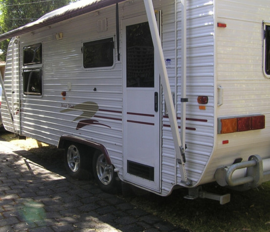 18-foot-2-berth-bluestone-first-fleet-2007-caravan-big-5