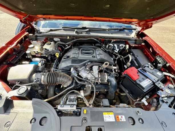 ford-ranger-sport-v6-2023-ready-to-lap-australia-big-10