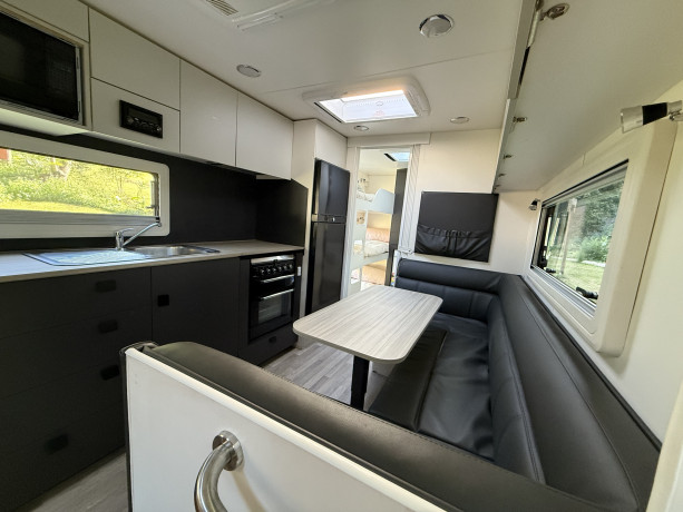 2021-concept-innovation-23ft-family-caravan-triple-bunks-solar-live-in-setup-big-2