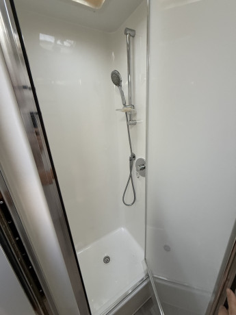 2021-concept-innovation-23ft-family-caravan-triple-bunks-solar-live-in-setup-big-6